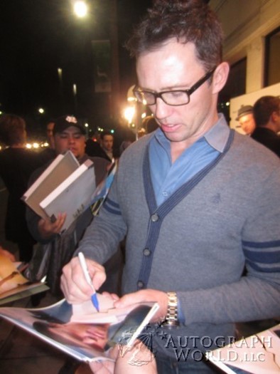 Jeffrey Donovan autograph