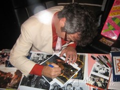 signing photo