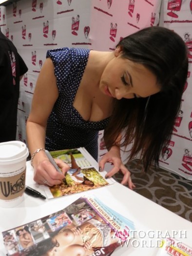 Jelena Jensen autograph