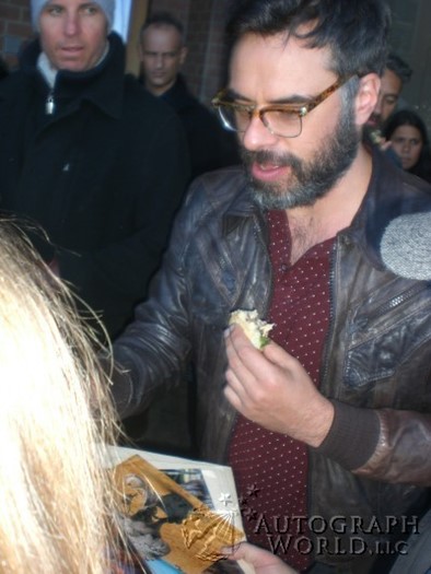 Jemaine Clement autograph