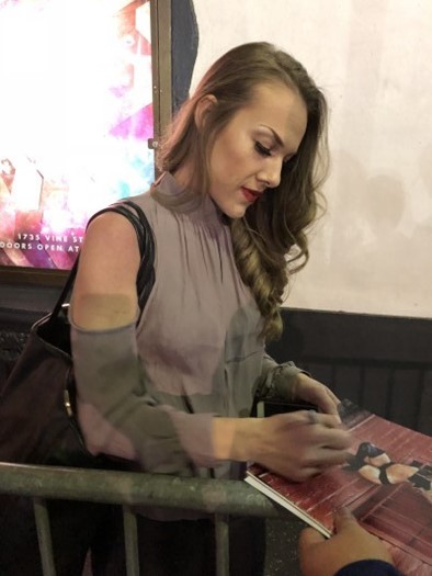 Jenna Stockman autograph