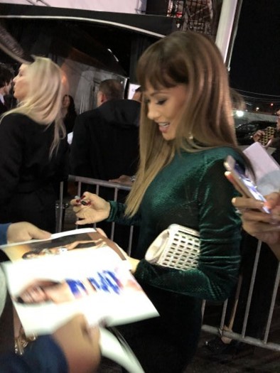 Jennifer Riley autograph