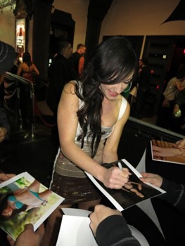 Jennifer White autograph