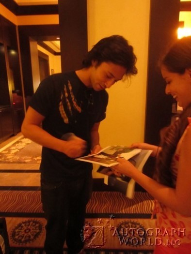 Jesse Rath autograph