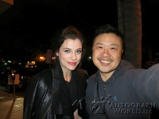 Jessica De Gouw autograph