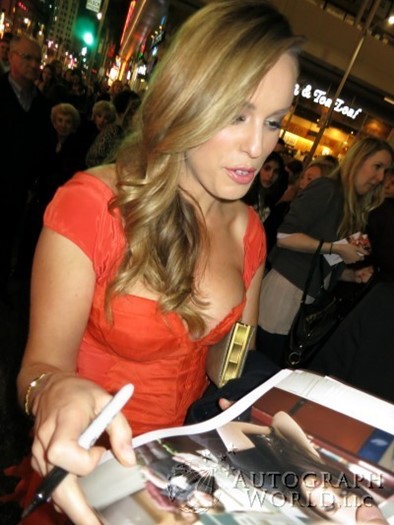 Jessica McNamee autograph