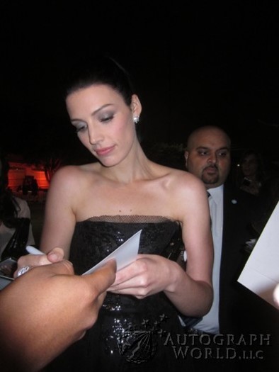 Jessica Pare autograph