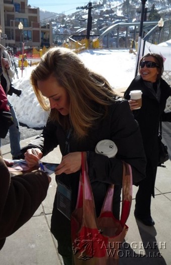 Jess Weixler autograph