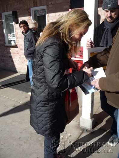 Jess Weixler autograph