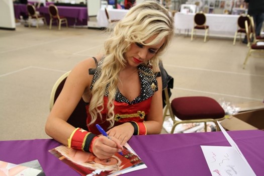 Jessy Erinn Klett autograph