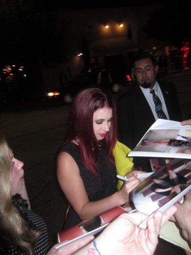 Jillian Rose Reed autograph