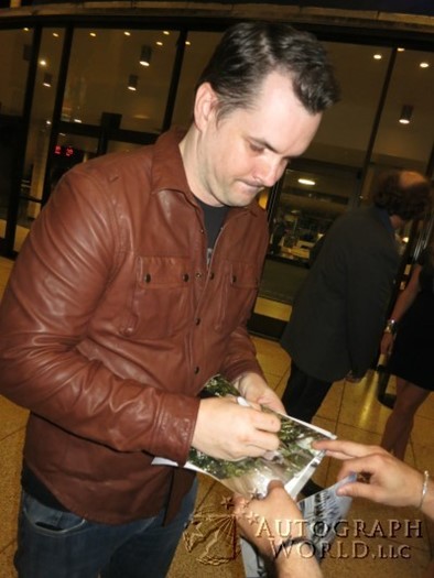 Jim Jefferies autograph