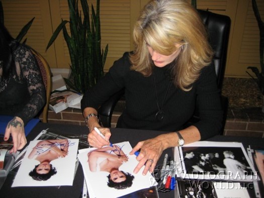 Joan Severance autograph