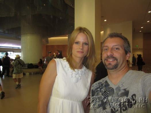 Joelle Carter autograph