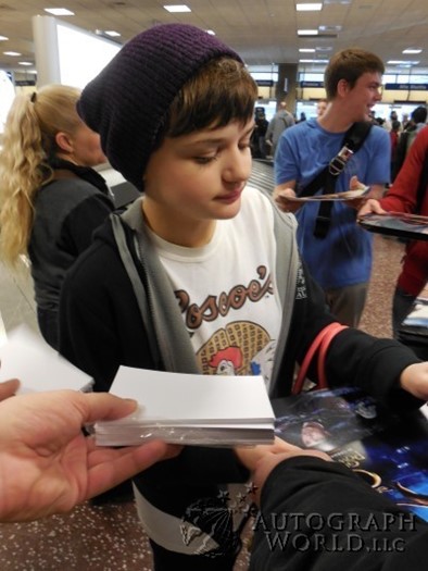 Joey King autograph