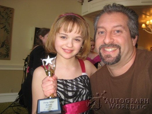 Joey King autograph