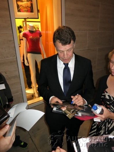 John Noble autograph