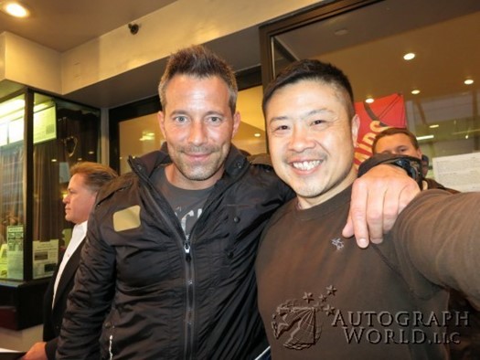 Johnny Messner autograph