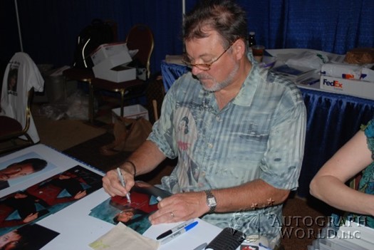 Jonathan Frakes autograph
