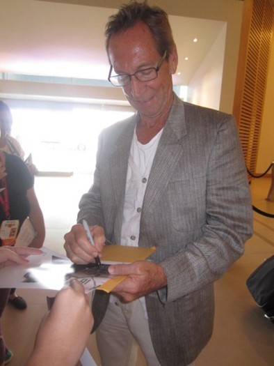 Jonathan Hyde autograph