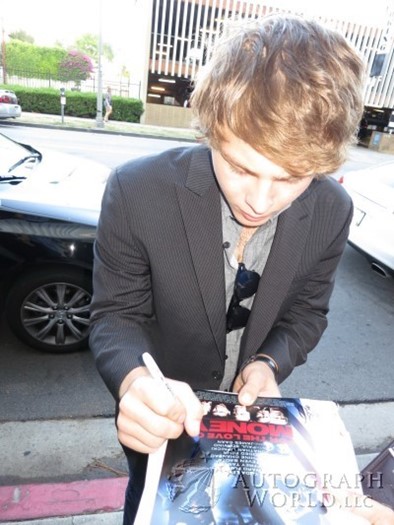 Jonathan Lipnicki autograph