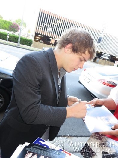 Jonathan Lipnicki autograph