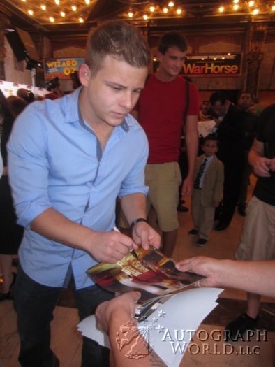 Jonathan Lipnicki autograph