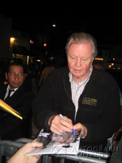 Jon Voight autograph