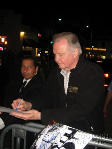 Jon Voight autograph