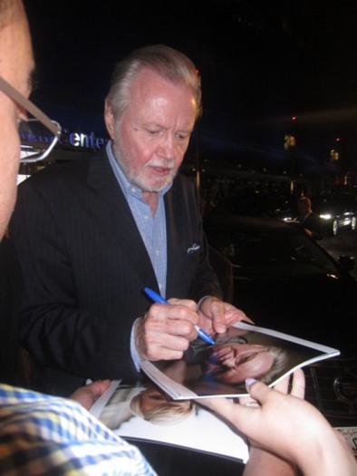 Jon Voight autograph