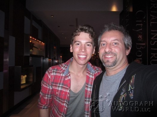 Jordan Gavaris autograph