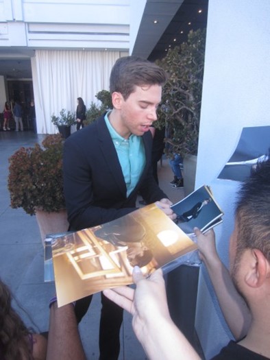 Jordan Gavaris autograph