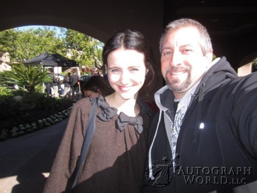 Julia Goldani Telles autograph