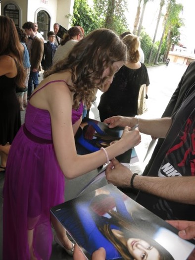 Julia Lalonde autograph