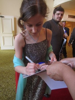 Julia Lalonde autograph