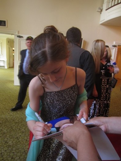 Julia Lalonde autograph