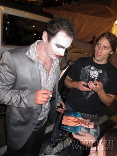 Julian McMahon autograph