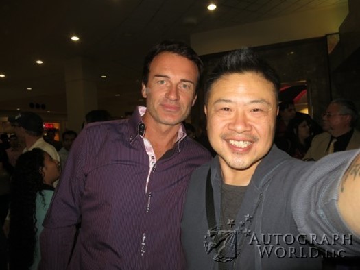 Julian McMahon autograph
