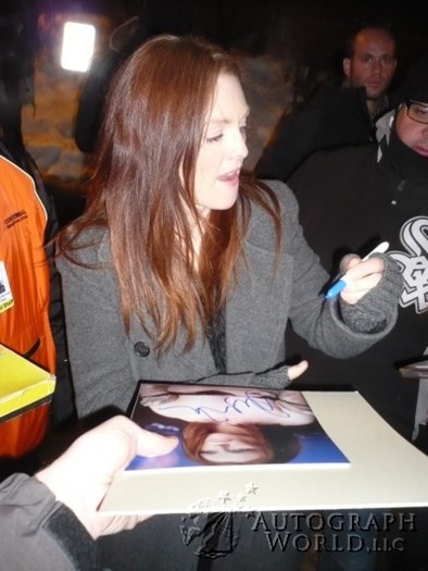 Julianne Moore autograph