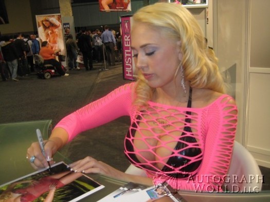 Kagney Linn Karter autograph