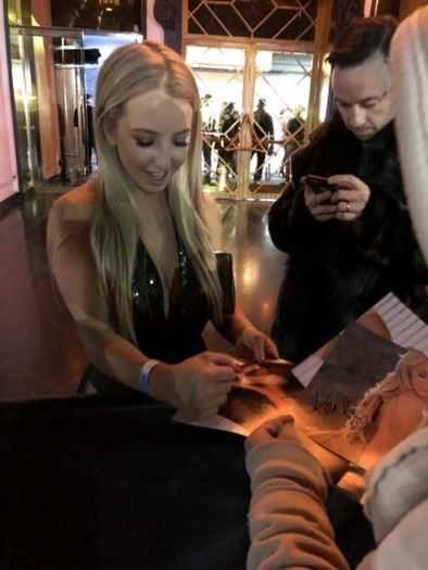 Kali James autograph