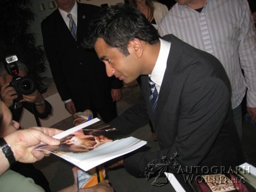 Kal Penn autograph