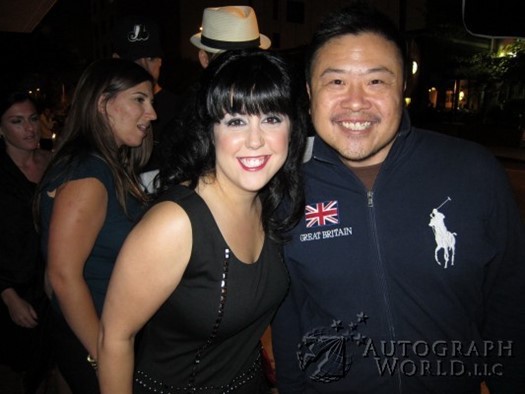 Kara Taitz autograph