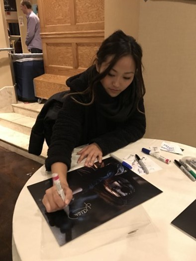 Karen Fukuhara autograph