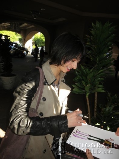 Kate Micucci autograph