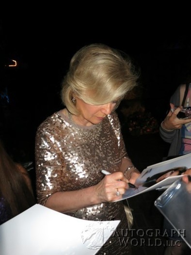 Kathryn Leigh Scott autograph