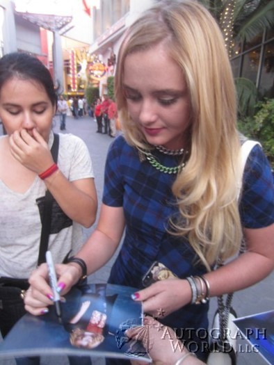 Kathryn Newton autograph