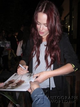 Katia Winter autograph