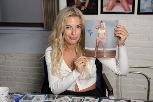 Katie Jean autograph