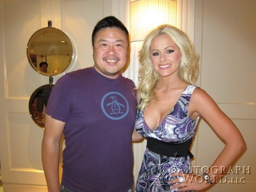 Katie Lohmann autograph